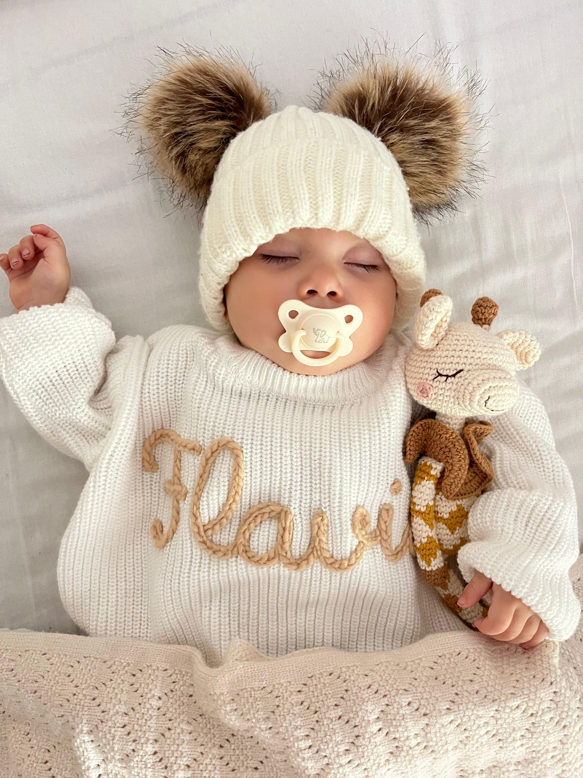 Gift ideas for babies and toddlers: The personalized knitted sweater from Puschies in comparison