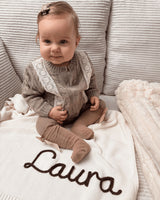 Personalisierte Strickdecke mit Namen - aus 100% Baumwolle