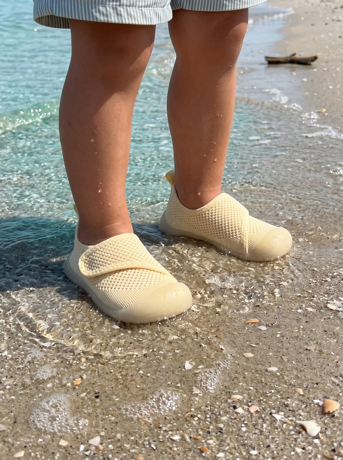 Thin, flexible & non-slip sole.